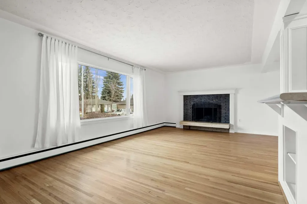 67 Hooke Road SW Calgary AB T2V3K6