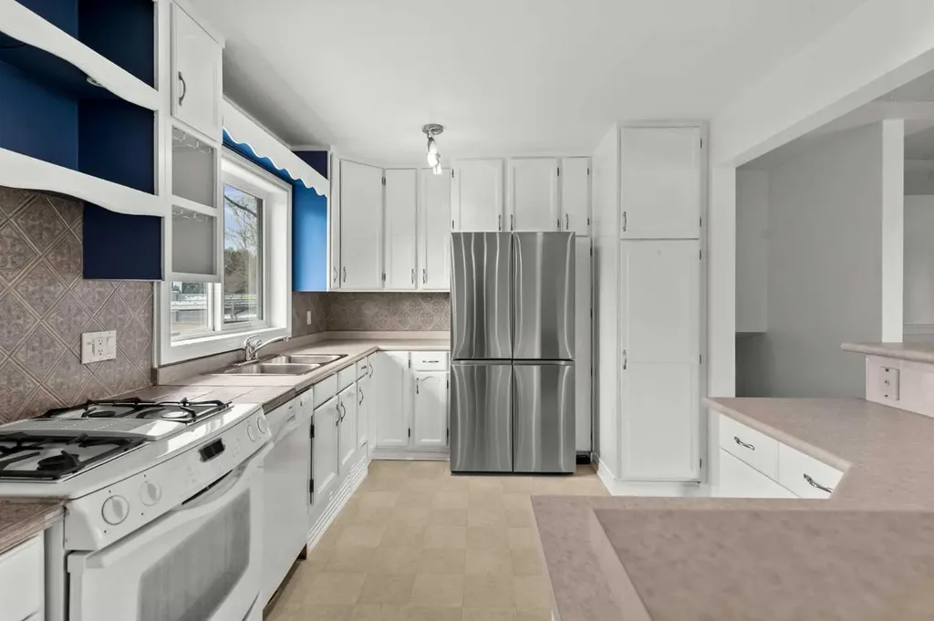 67 Hooke Road SW Calgary AB T2V3K6