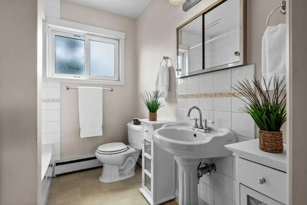 67 Hooke Road SW Calgary AB T2V3K6