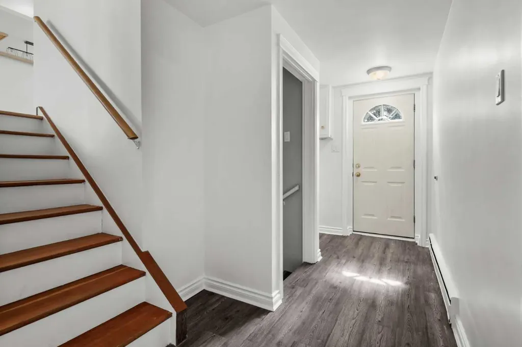 67 Hooke Road SW Calgary AB T2V3K6