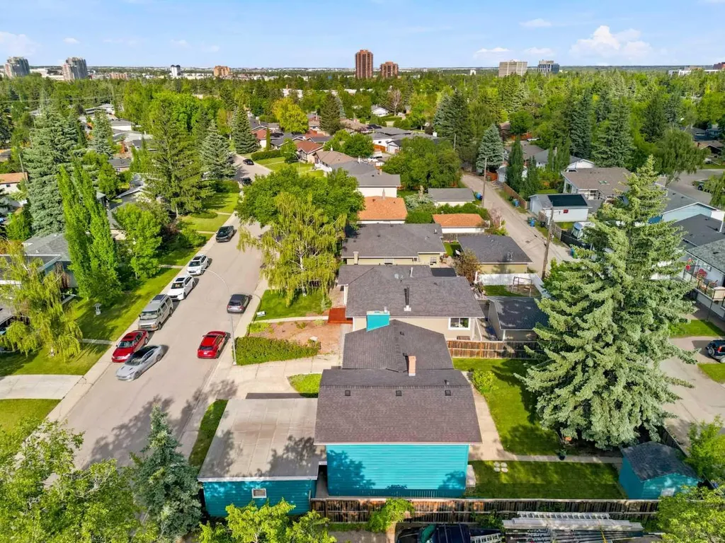 67 Hooke Road SW Calgary AB T2V3K6