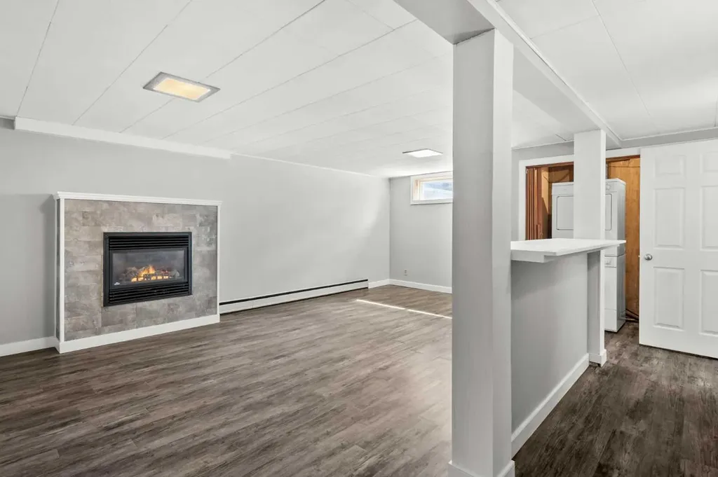 67 Hooke Road SW Calgary AB T2V3K6