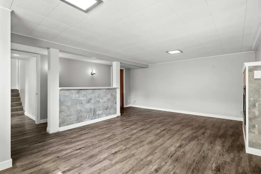 67 Hooke Road SW Calgary AB T2V3K6