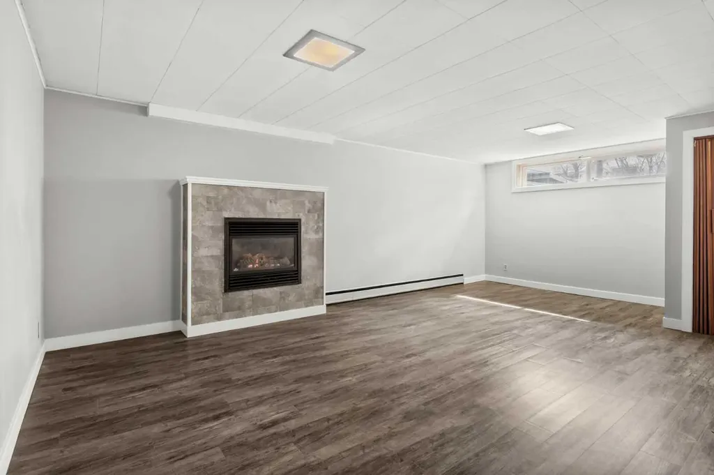 67 Hooke Road SW Calgary AB T2V3K6