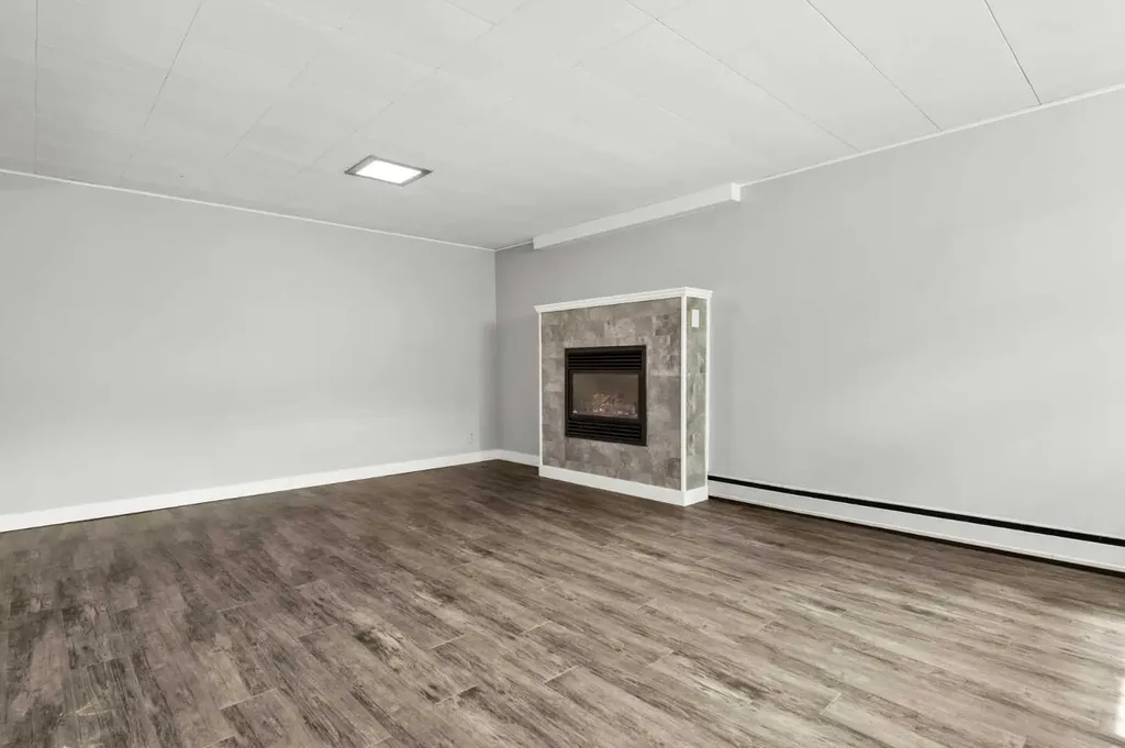 67 Hooke Road SW Calgary AB T2V3K6