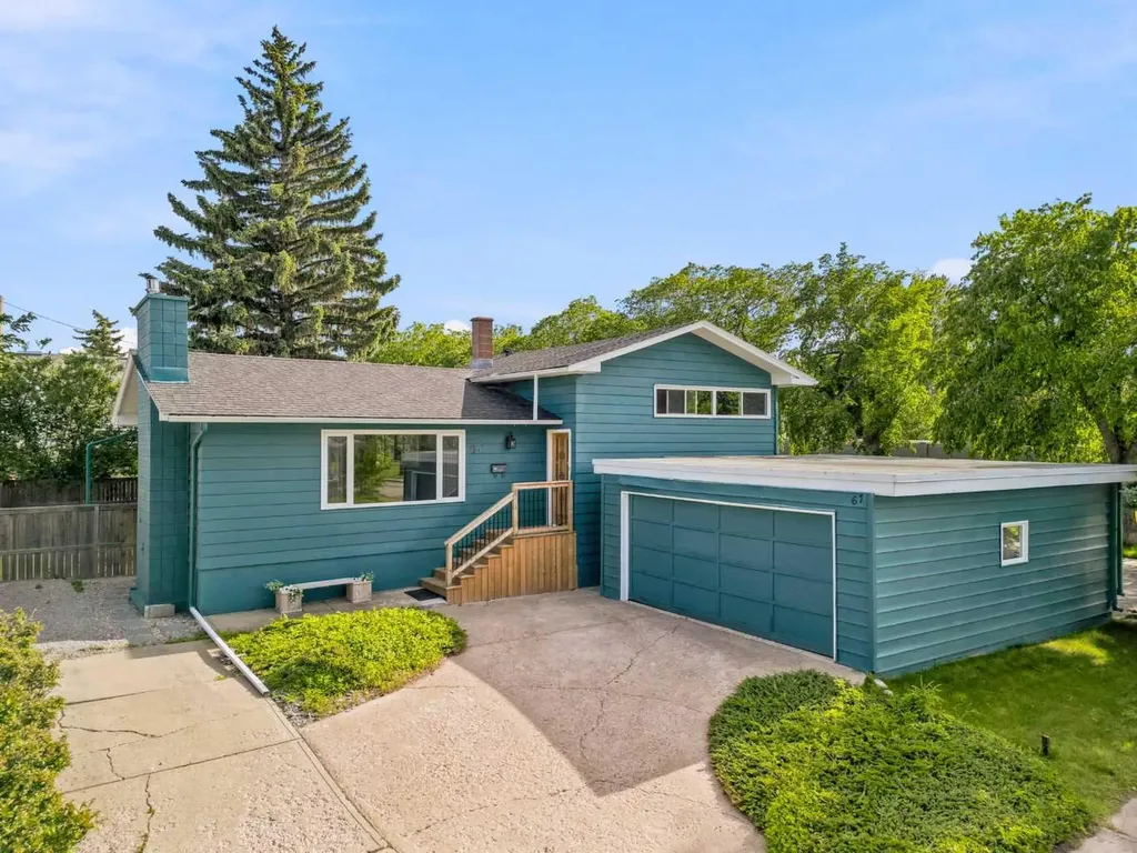 67 Hooke Road SW Calgary AB T2V3K6