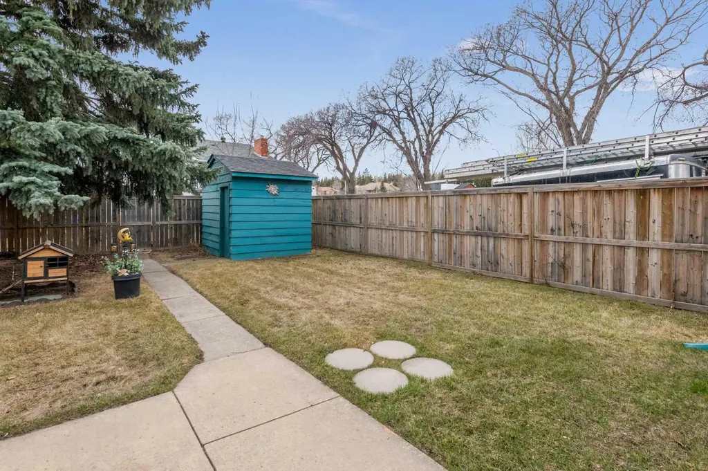 67 Hooke Road SW Calgary AB T2V3K6