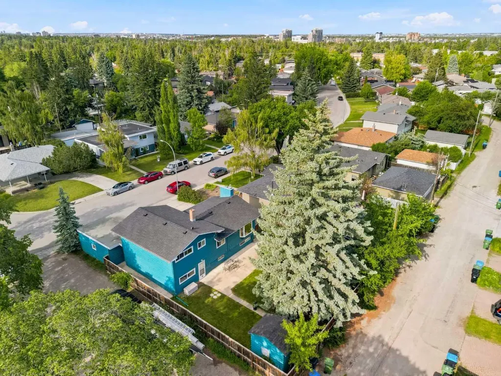 67 Hooke Road SW Calgary AB T2V3K6