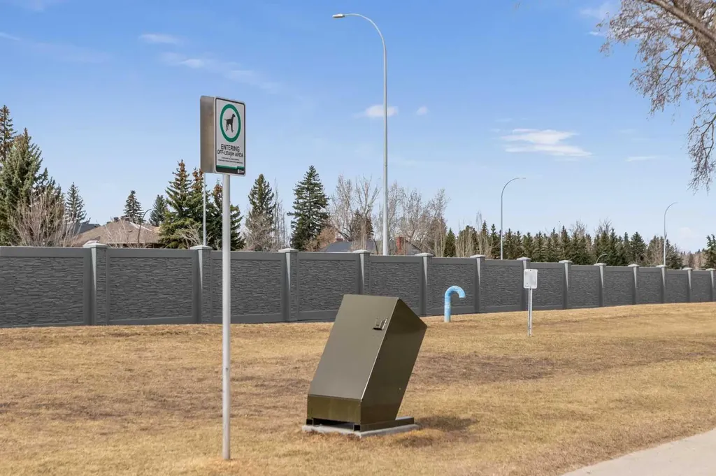 67 Hooke Road SW Calgary AB T2V3K6