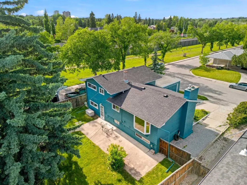 67 Hooke Road SW Calgary AB T2V3K6