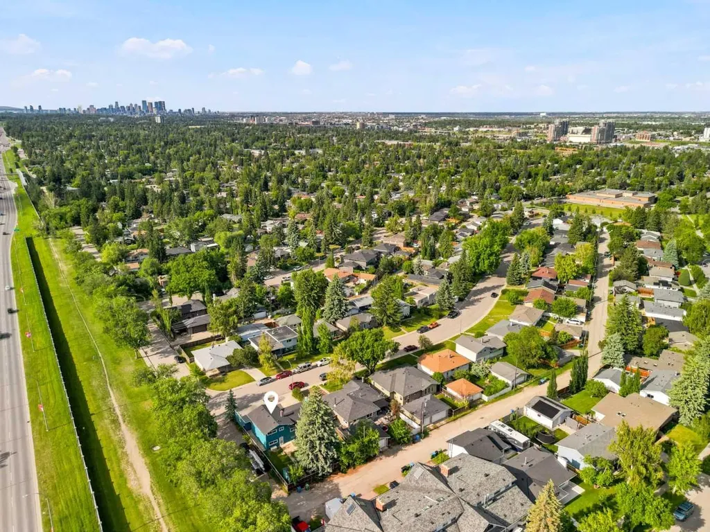 67 Hooke Road SW Calgary AB T2V3K6
