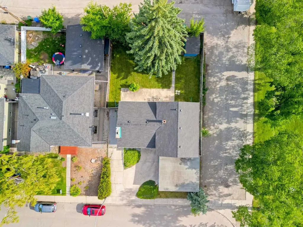 67 Hooke Road SW Calgary AB T2V3K6