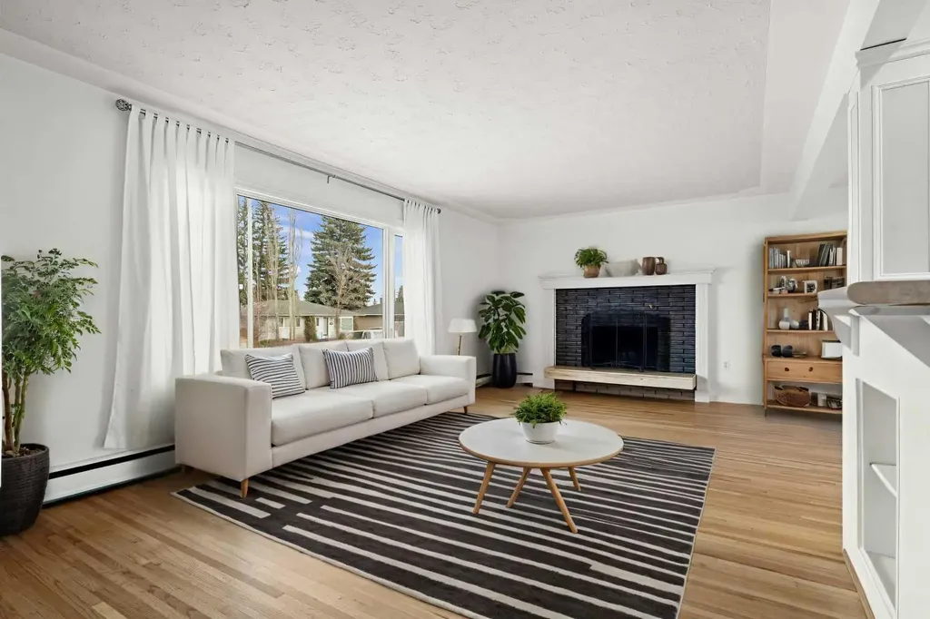 67 Hooke Road SW Calgary AB T2V3K6