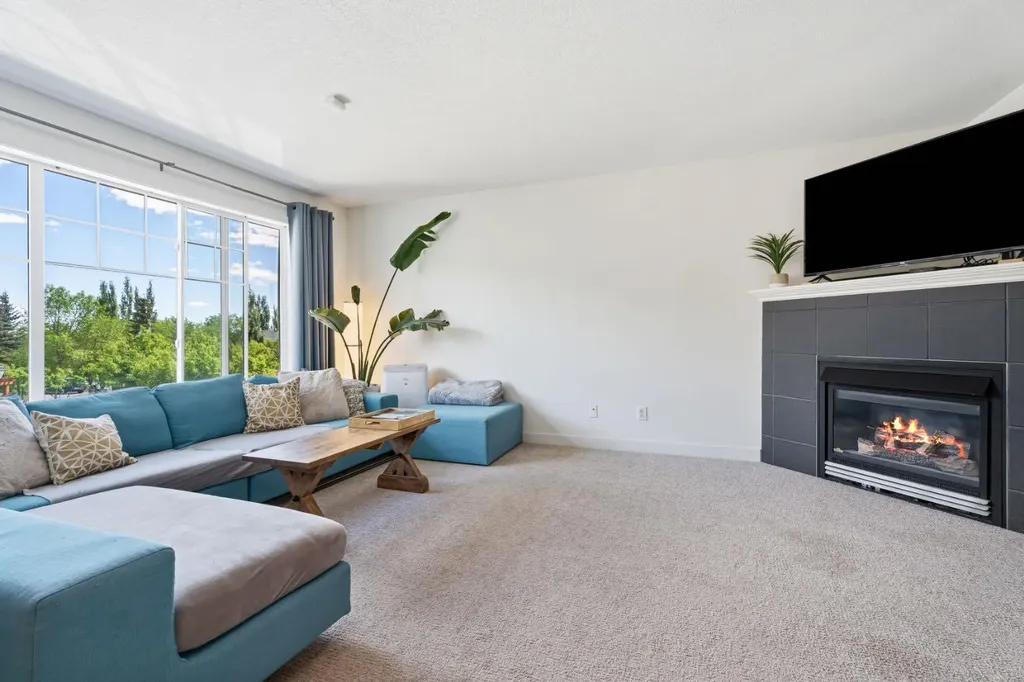 12 Crystal Shores Cove Okotoks AB T1S 2B3