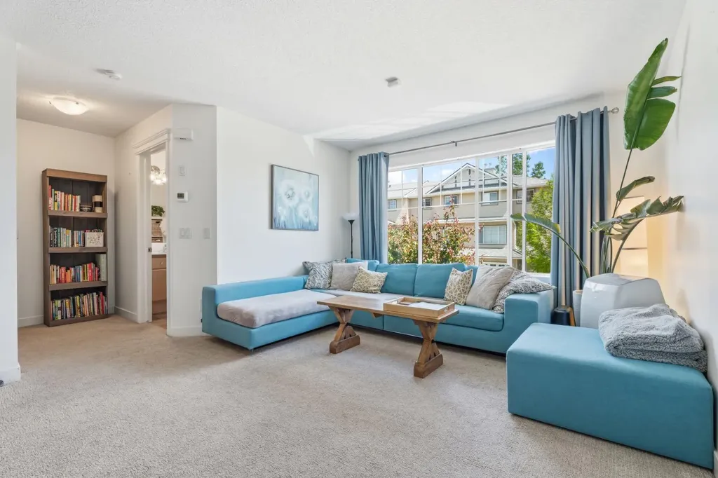 12 Crystal Shores Cove Okotoks AB T1S 2B3