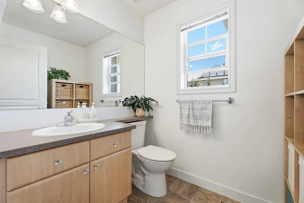 12 Crystal Shores Cove Okotoks AB T1S 2B3