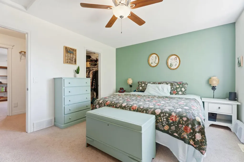 12 Crystal Shores Cove Okotoks AB T1S 2B3