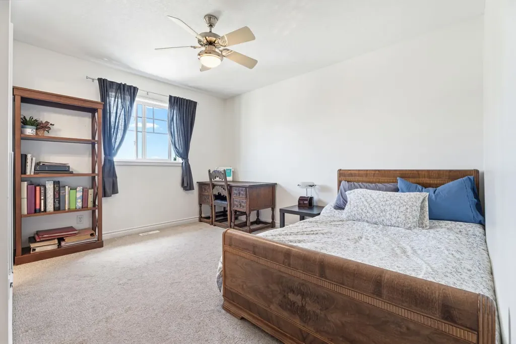 12 Crystal Shores Cove Okotoks AB T1S 2B3