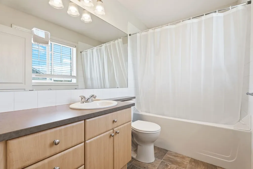 12 Crystal Shores Cove Okotoks AB T1S 2B3