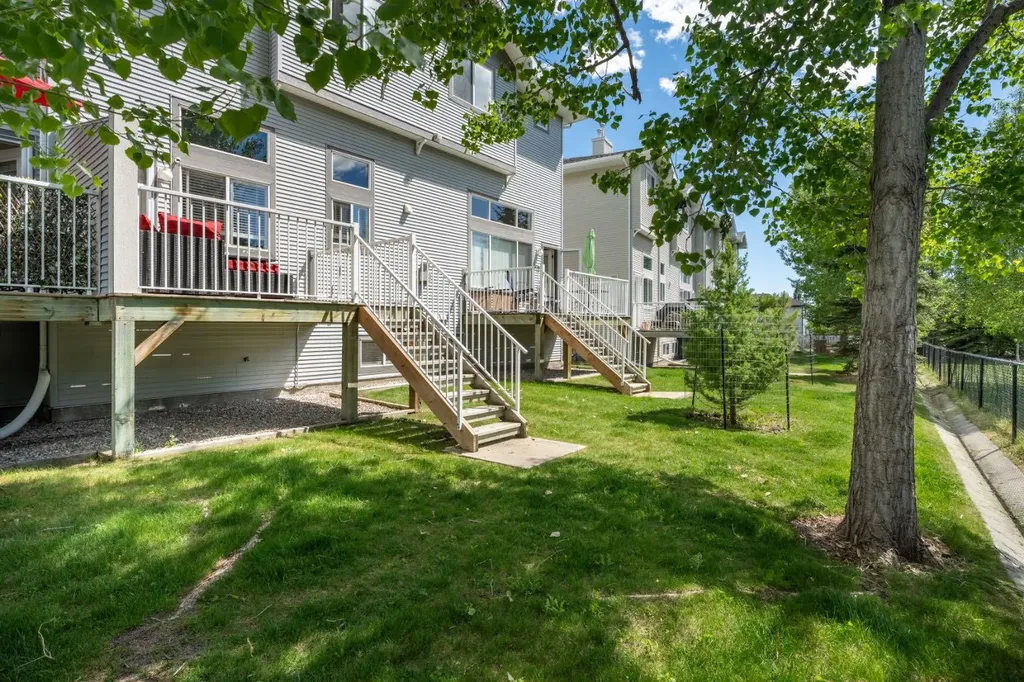 12 Crystal Shores Cove Okotoks AB T1S 2B3