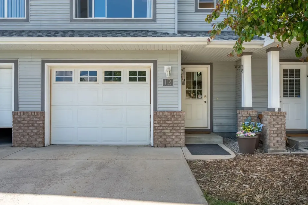 12 Crystal Shores Cove Okotoks AB T1S 2B3
