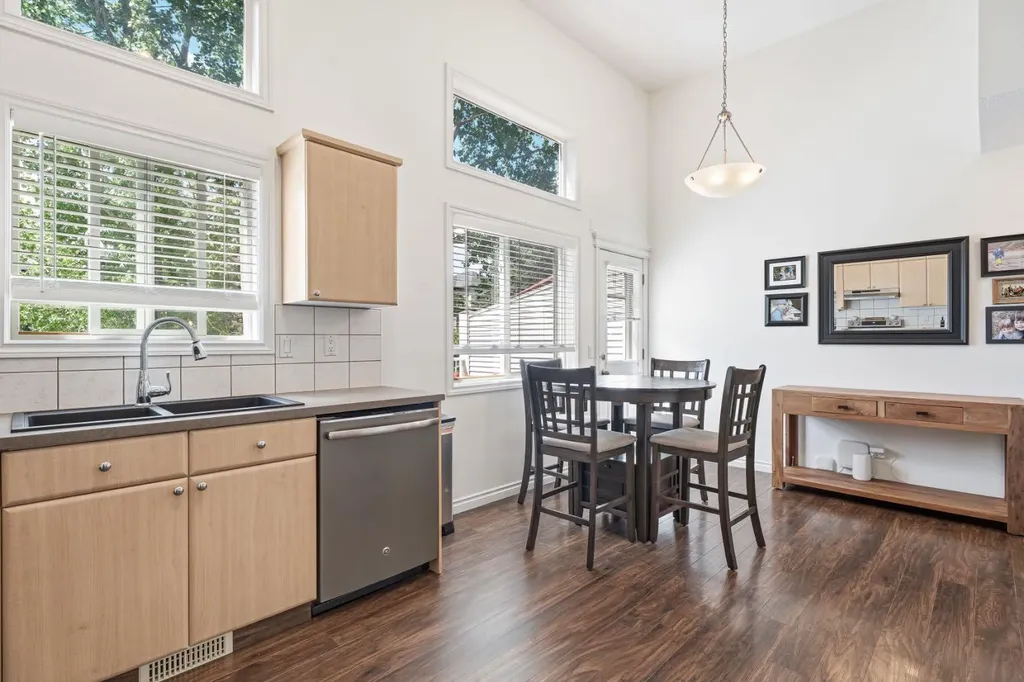 12 Crystal Shores Cove Okotoks AB T1S 2B3