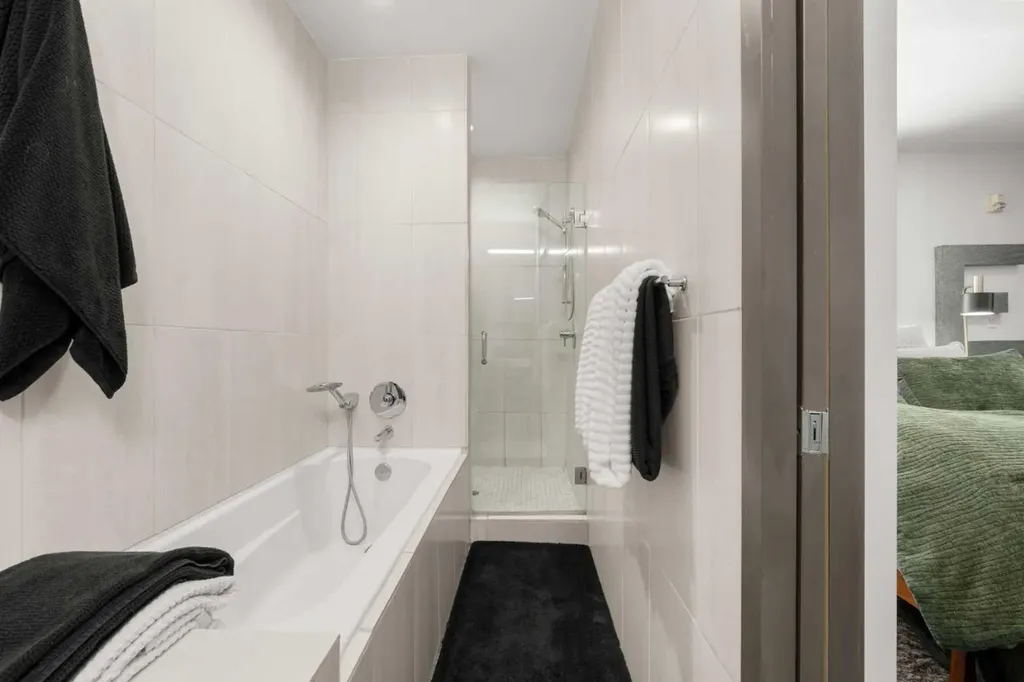 1508 6 Street SW Calgary AB T2R 0Z8