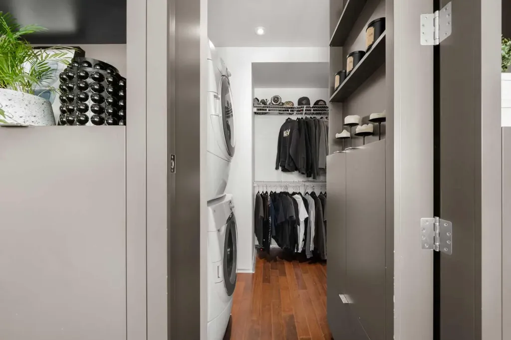 1508 6 Street SW Calgary AB T2R 0Z8