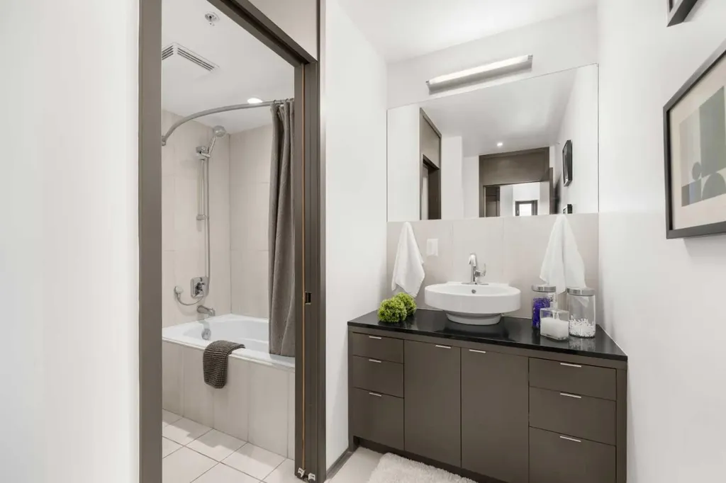 1508 6 Street SW Calgary AB T2R 0Z8