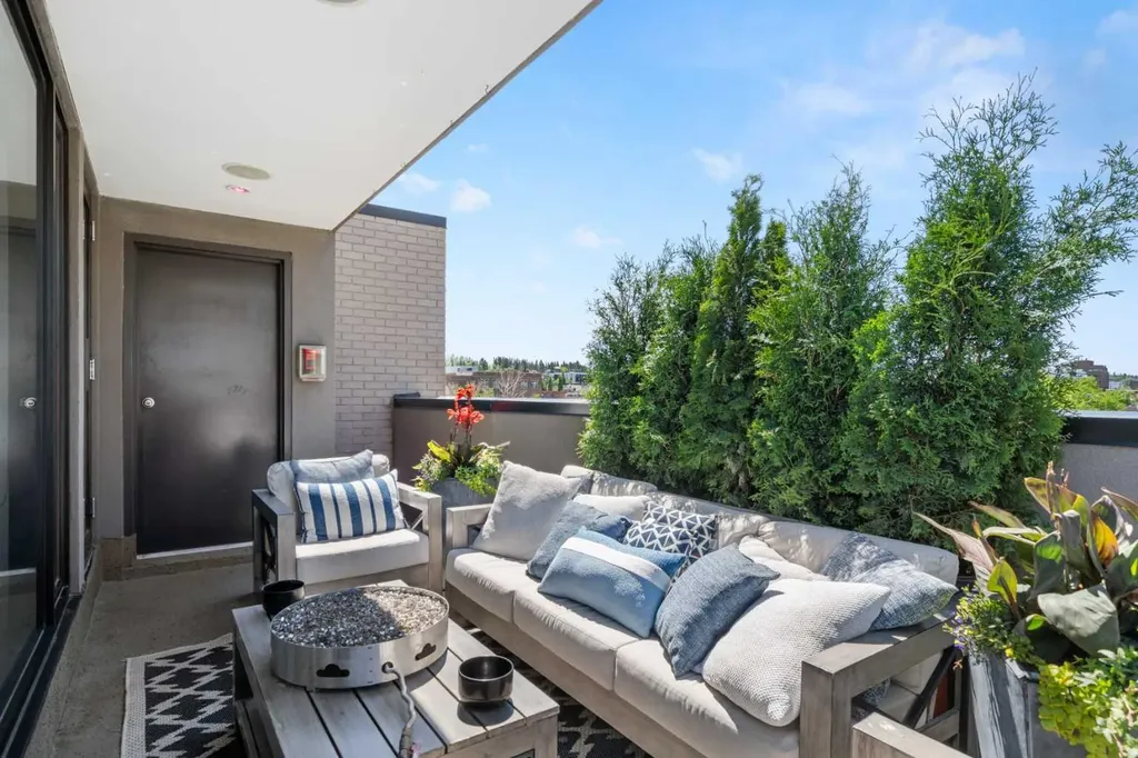 1508 6 Street SW Calgary AB T2R 0Z8