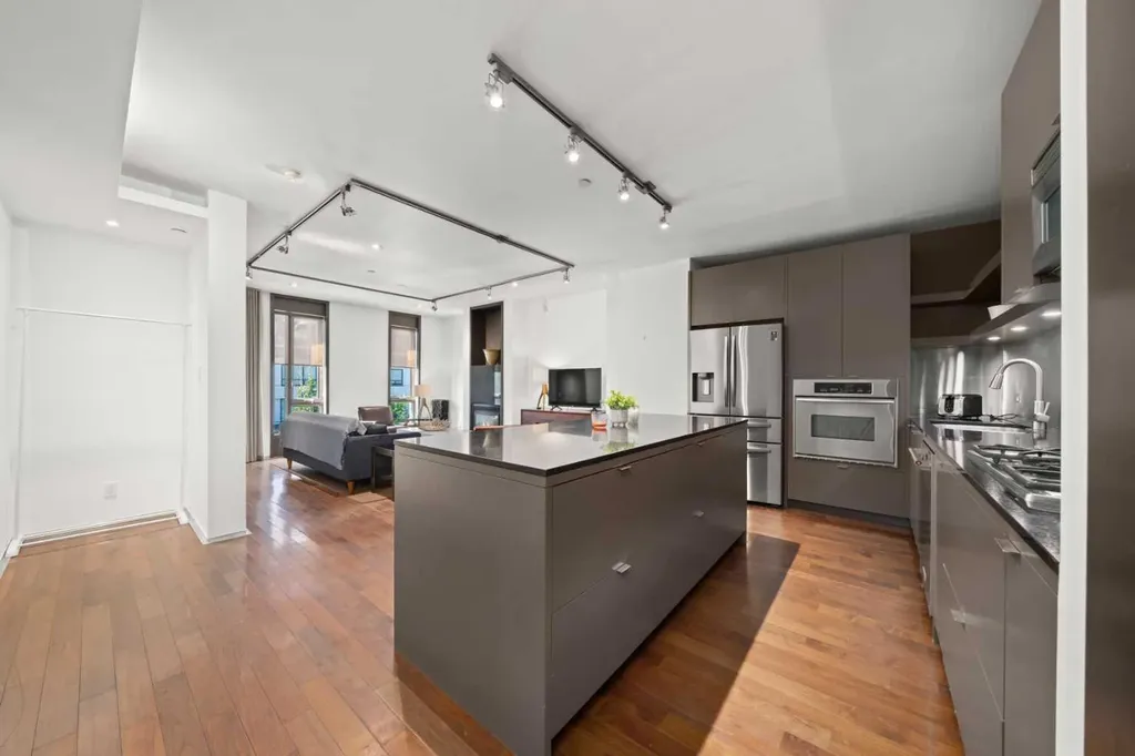 1508 6 Street SW Calgary AB T2R 0Z8