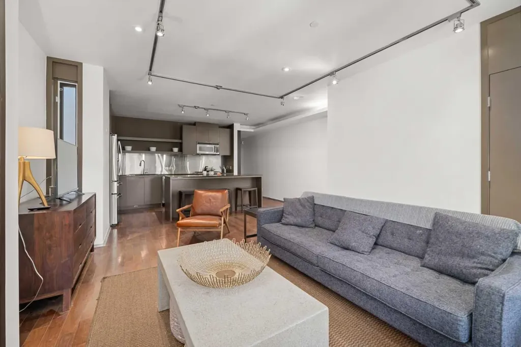 1508 6 Street SW Calgary AB T2R 0Z8