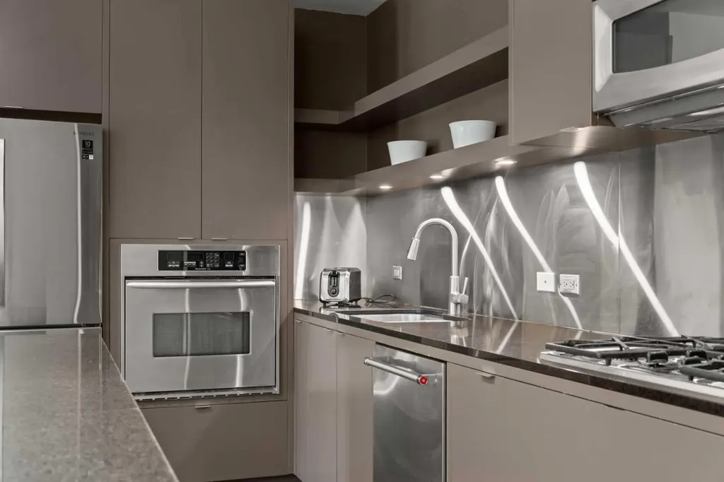 1508 6 Street SW Calgary AB T2R 0Z8