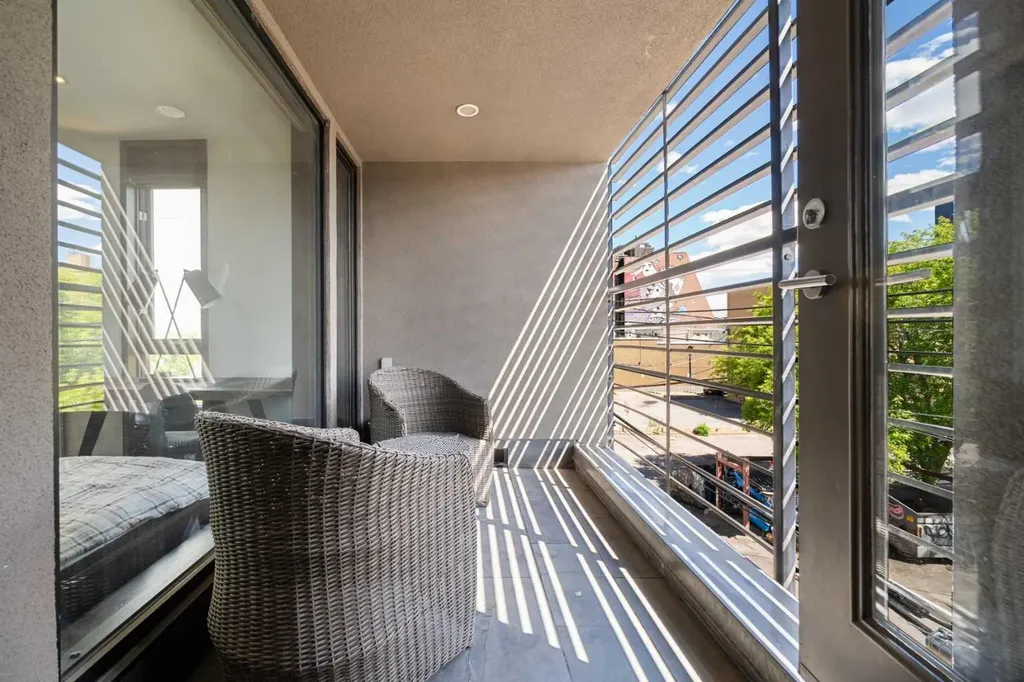 1508 6 Street SW Calgary AB T2R 0Z8