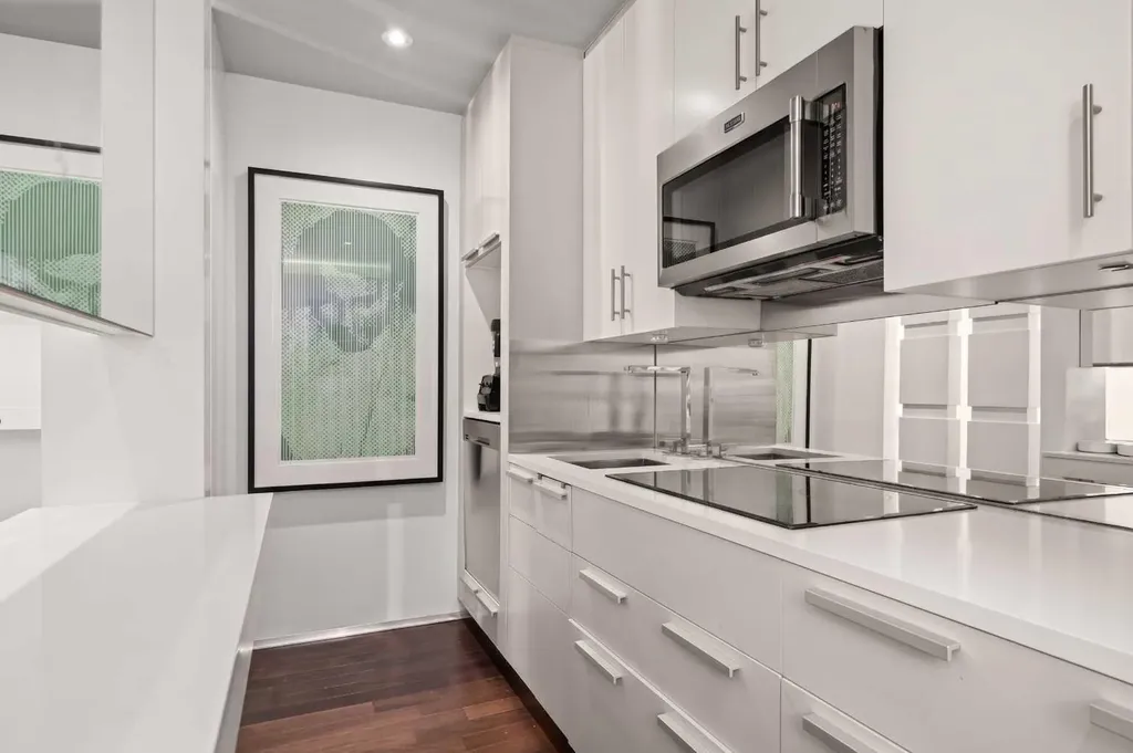 1508 6 Street SW Calgary AB T2R 0Z8