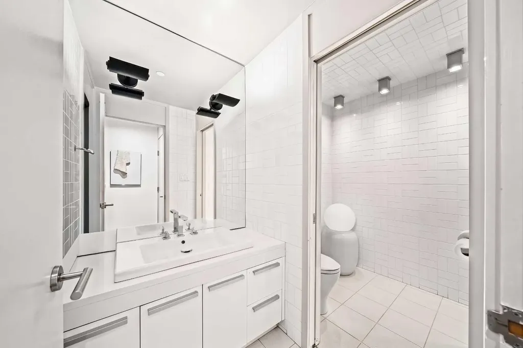 1508 6 Street SW Calgary AB T2R 0Z8
