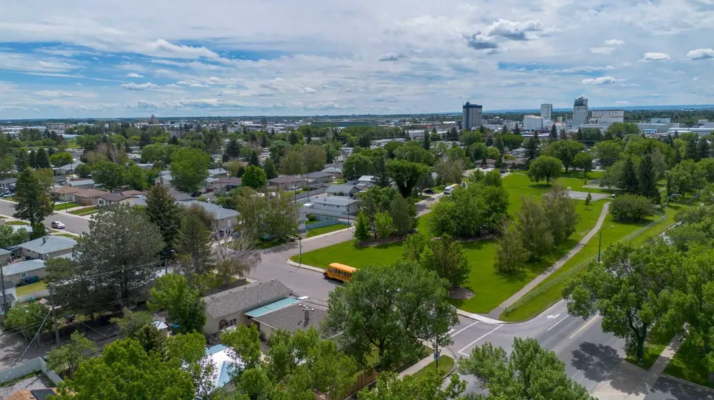 2305 7 Avenue N Lethbridge AB T1H 0Z2