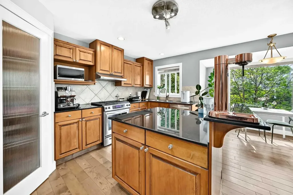 214 Rockyspring Circle NW Calgary AB T3G6A3