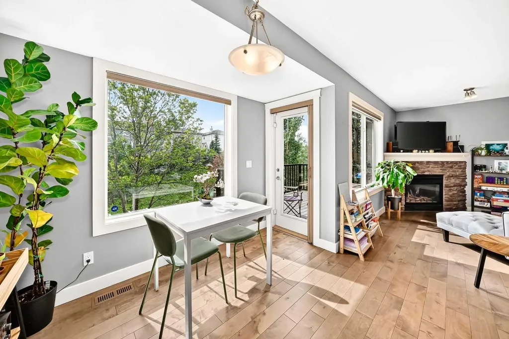 214 Rockyspring Circle NW Calgary AB T3G6A3