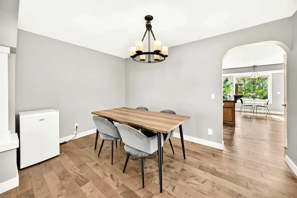 214 Rockyspring Circle NW Calgary AB T3G6A3