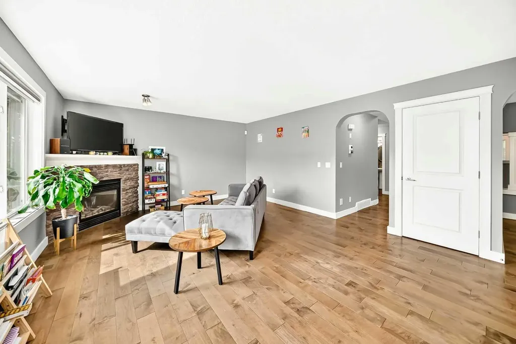 214 Rockyspring Circle NW Calgary AB T3G6A3