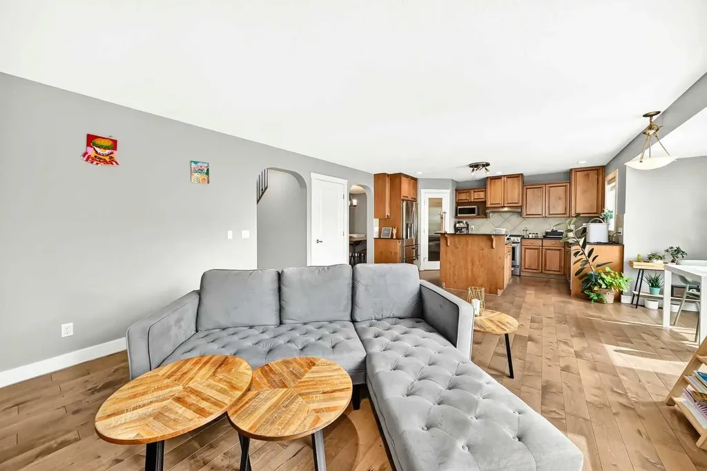 214 Rockyspring Circle NW Calgary AB T3G6A3