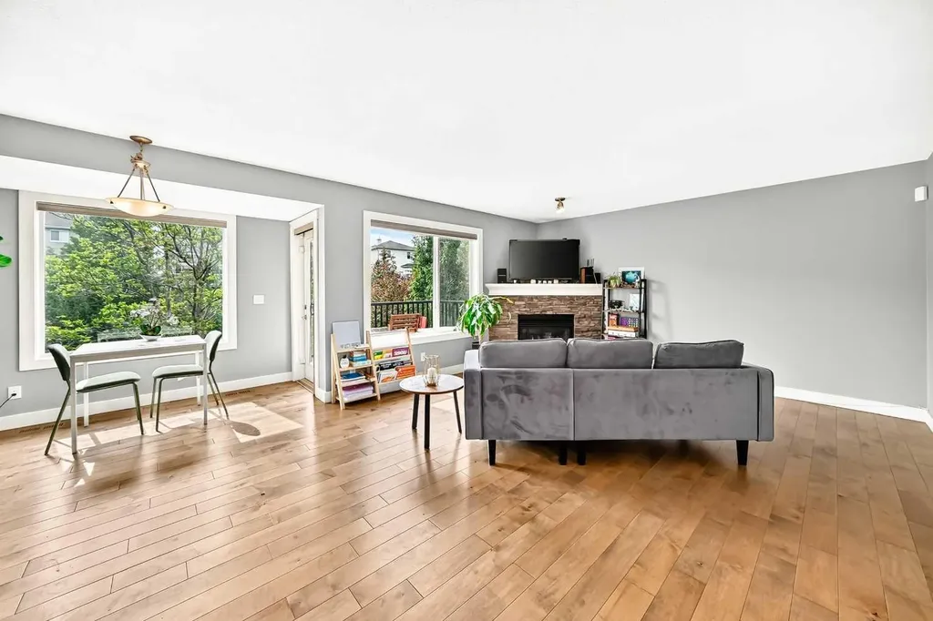 214 Rockyspring Circle NW Calgary AB T3G6A3