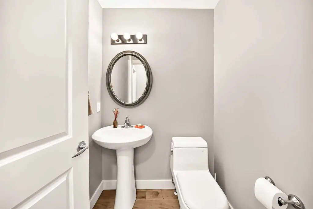214 Rockyspring Circle NW Calgary AB T3G6A3