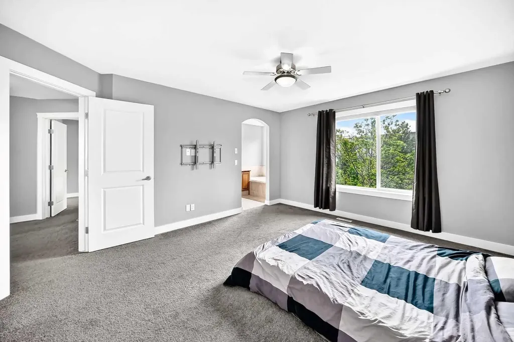 214 Rockyspring Circle NW Calgary AB T3G6A3