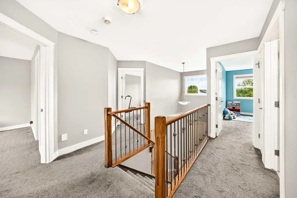 214 Rockyspring Circle NW Calgary AB T3G6A3