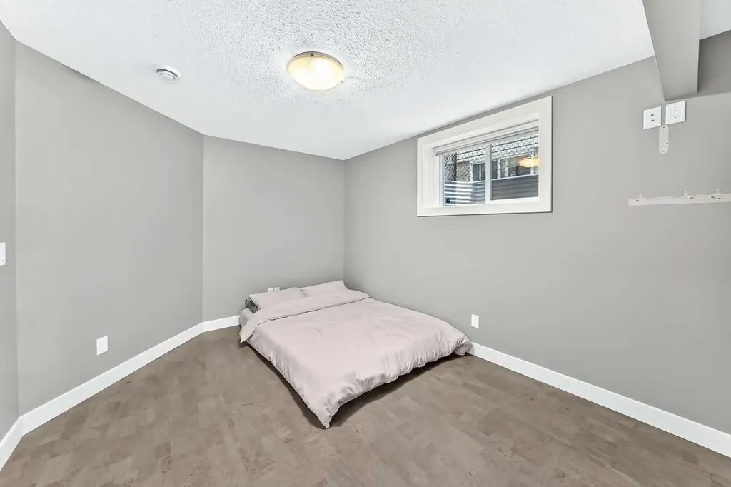 214 Rockyspring Circle NW Calgary AB T3G6A3