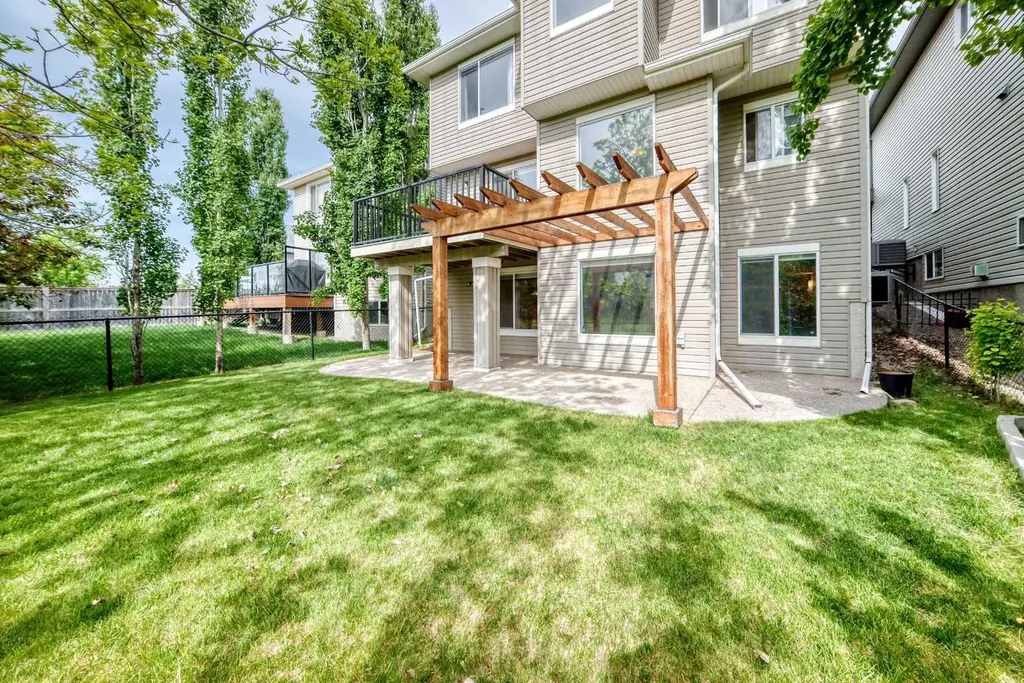 214 Rockyspring Circle NW Calgary AB T3G6A3