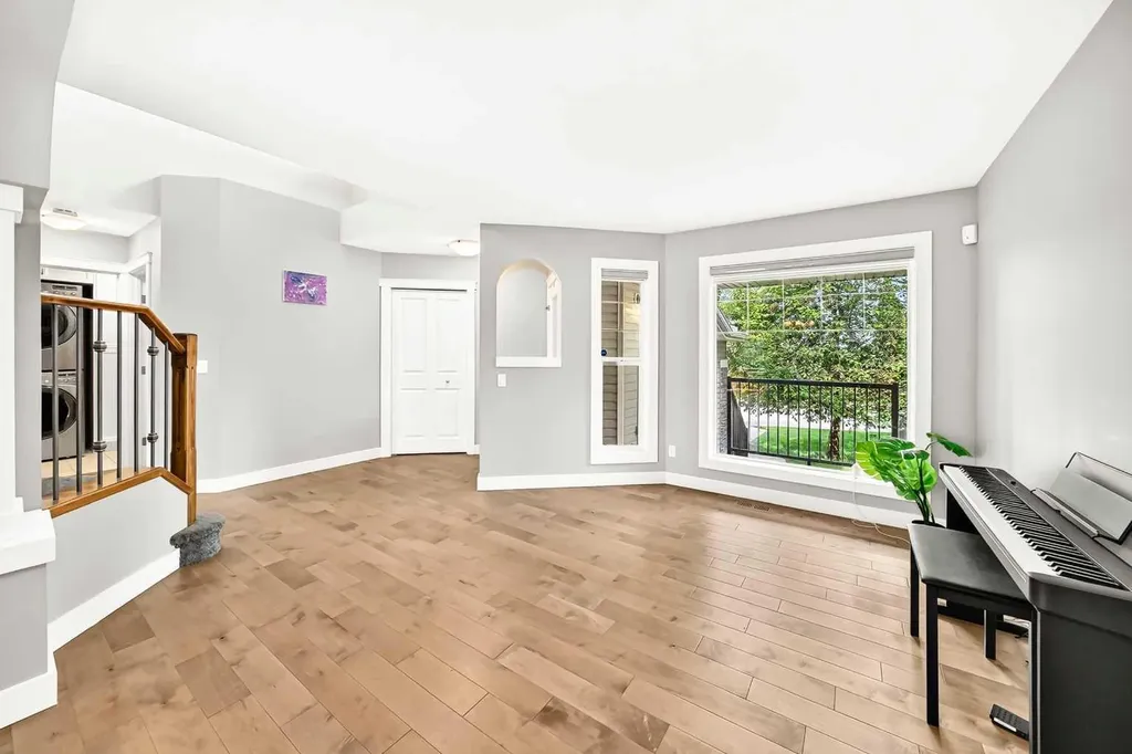 214 Rockyspring Circle NW Calgary AB T3G6A3