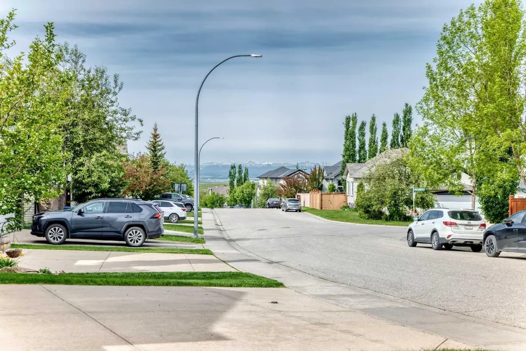 214 Rockyspring Circle NW Calgary AB T3G6A3